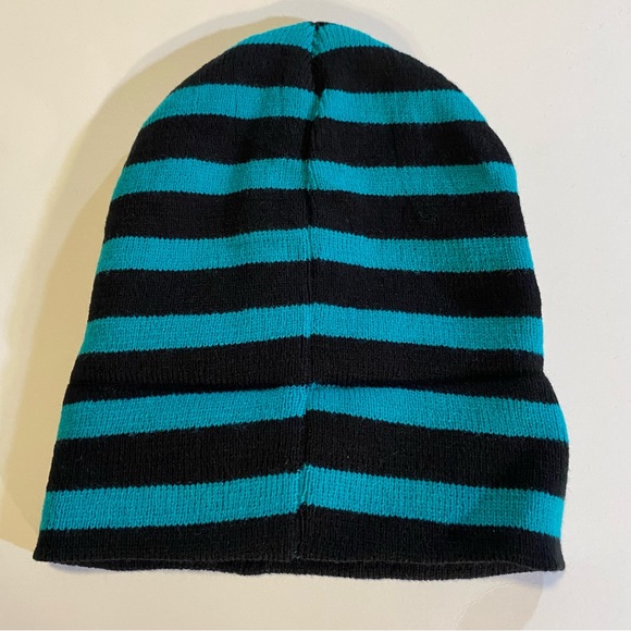 Striped beanie, by Petals and Peacocks, NWOT, 8” cuffed, 8 1/2” wide. Acrylic - Picture 6 of 6